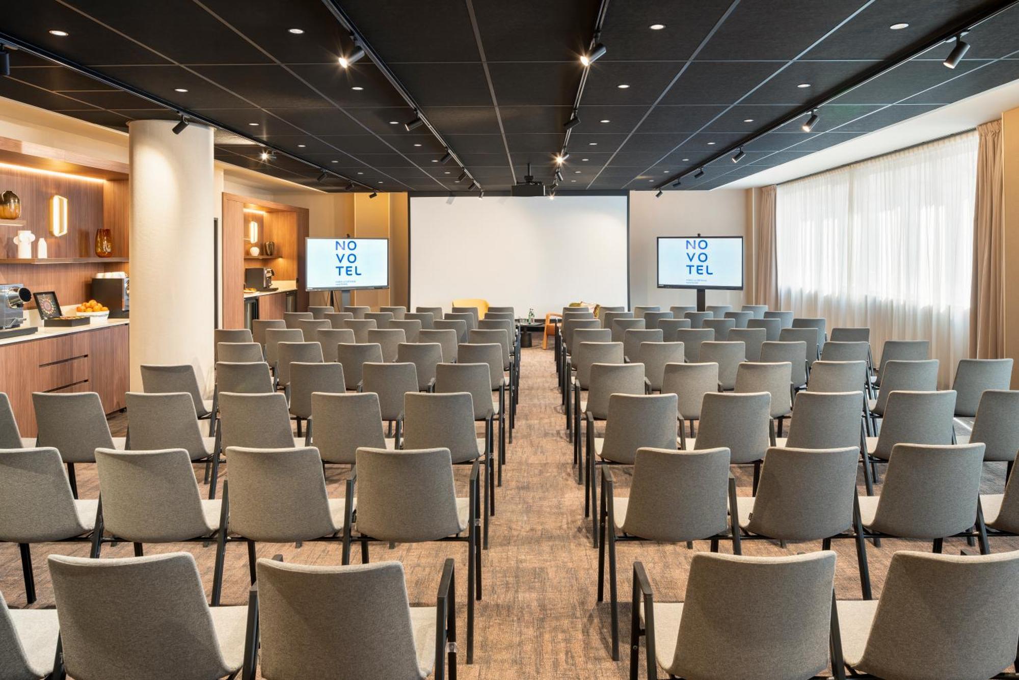 Novotel Paris La Defense Нантер Екстериор снимка
