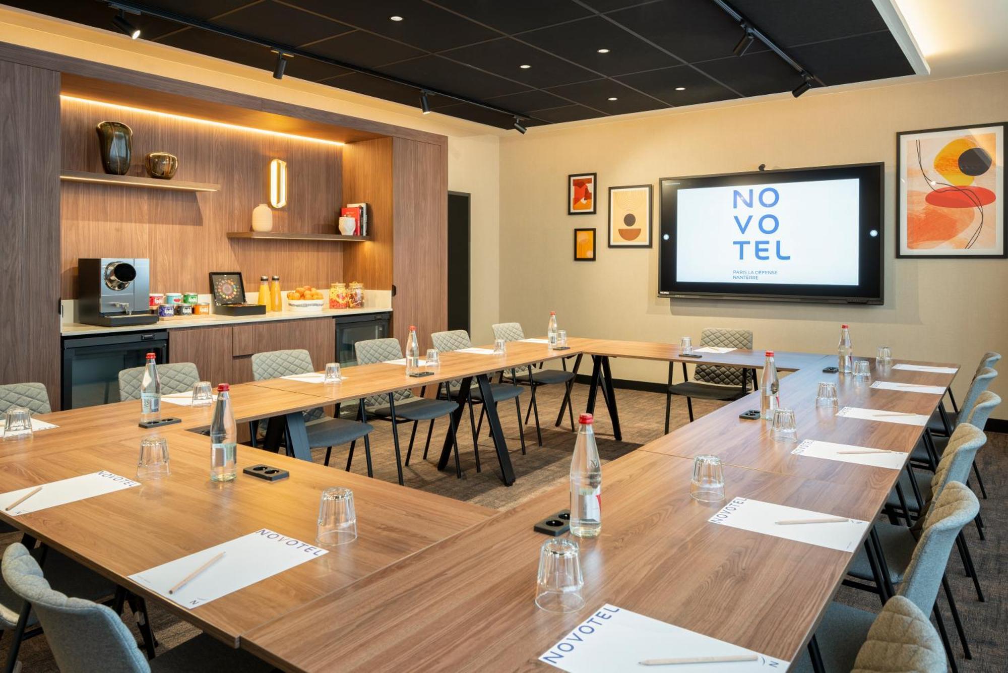 Novotel Paris La Defense Нантер Екстериор снимка