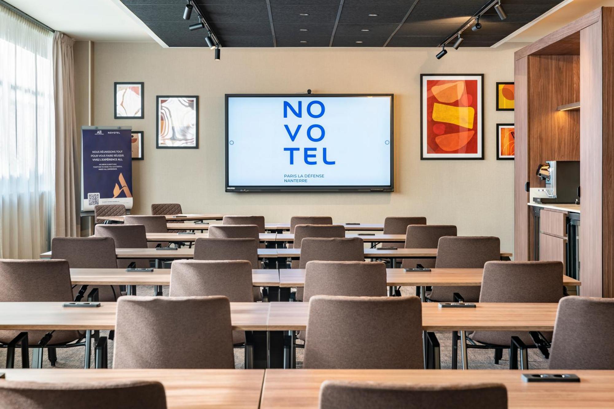 Novotel Paris La Defense Нантер Екстериор снимка