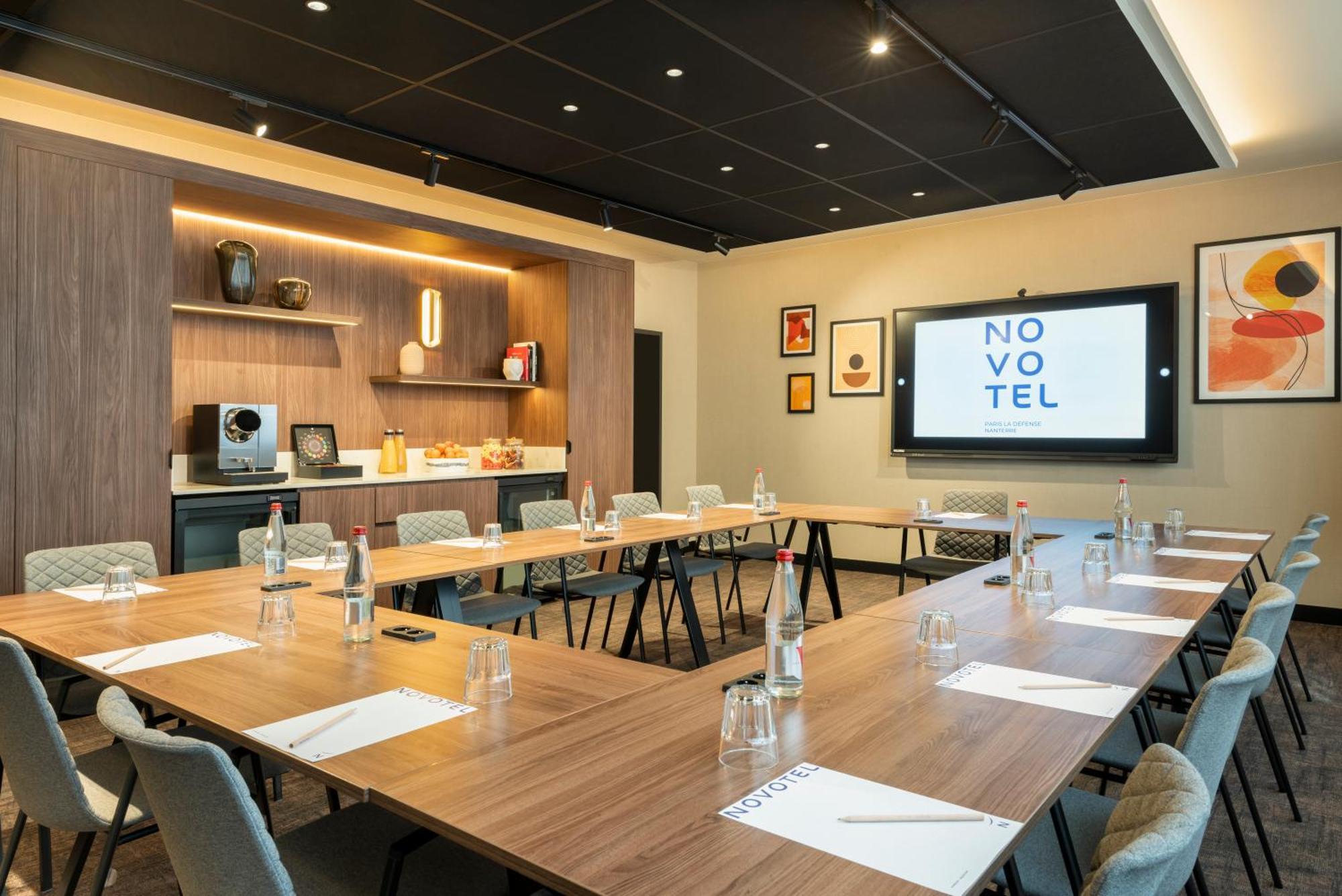 Novotel Paris La Defense Нантер Екстериор снимка
