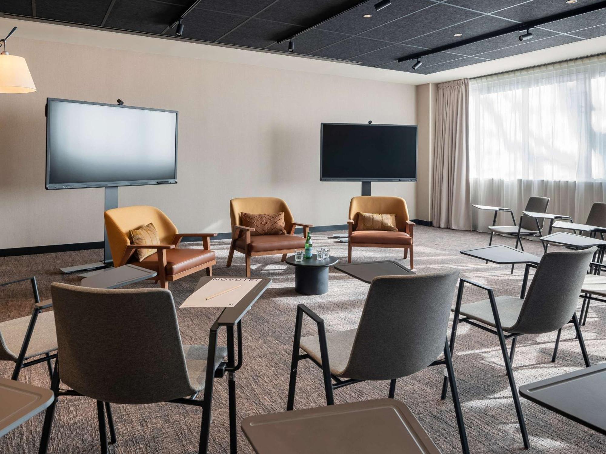 Novotel Paris La Defense Нантер Екстериор снимка