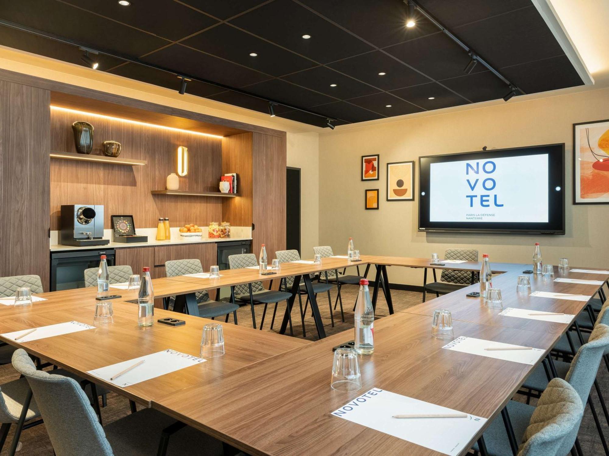 Novotel Paris La Defense Нантер Екстериор снимка