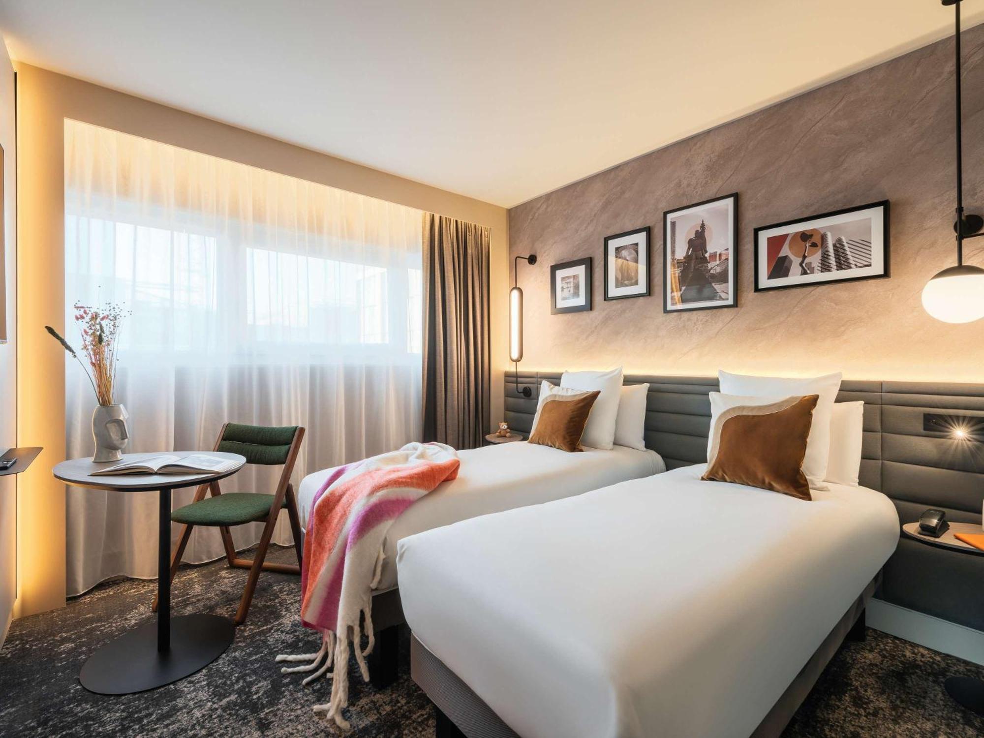 Novotel Paris La Defense Нантер Екстериор снимка
