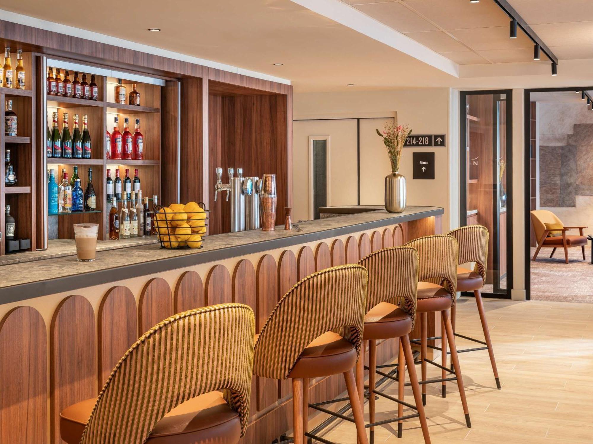 Novotel Paris La Defense Нантер Екстериор снимка