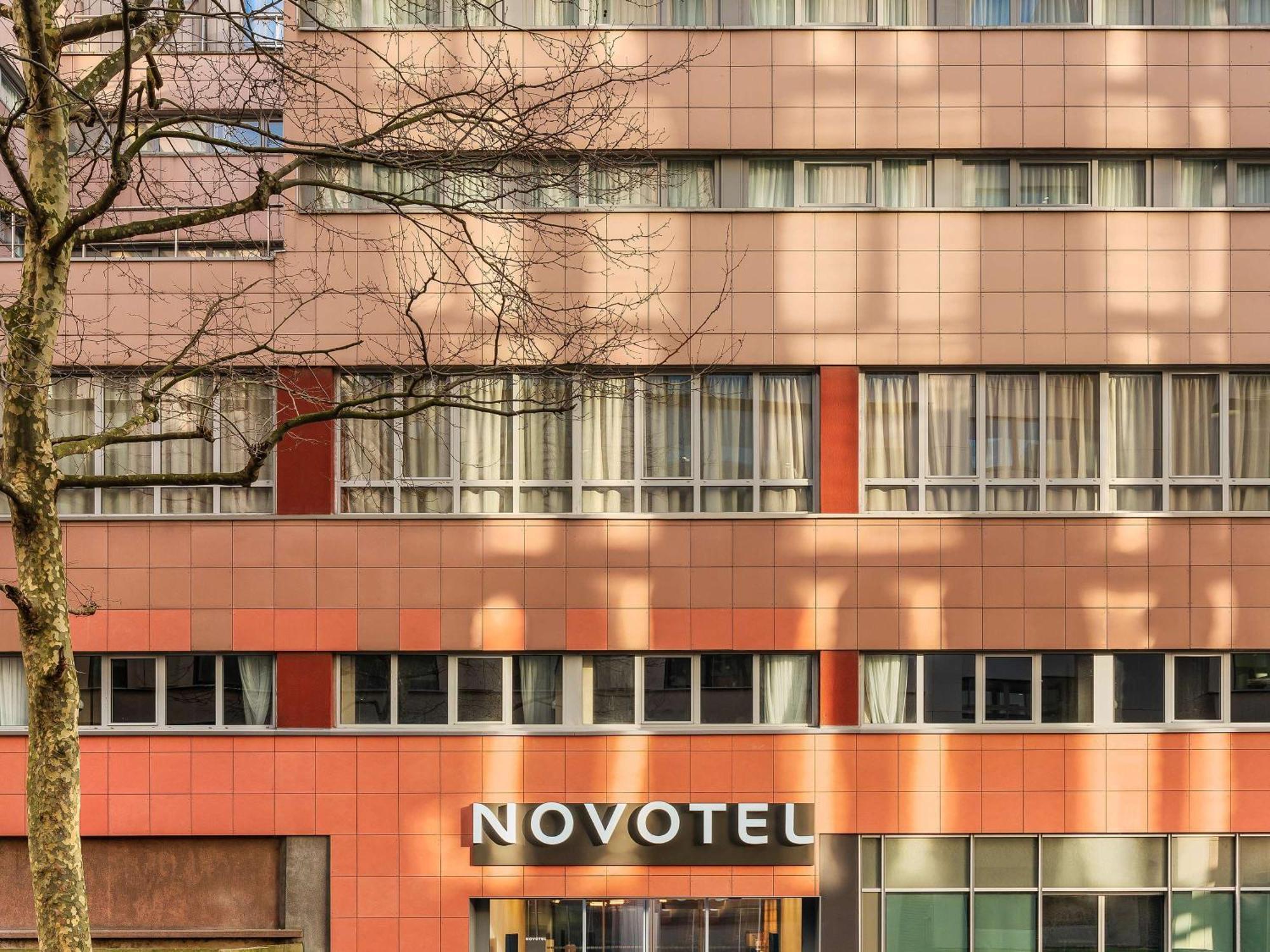 Novotel Paris La Defense Нантер Екстериор снимка